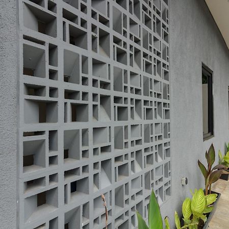 Reddoorz Near Puri Indah Mall Jakarta Exterior photo